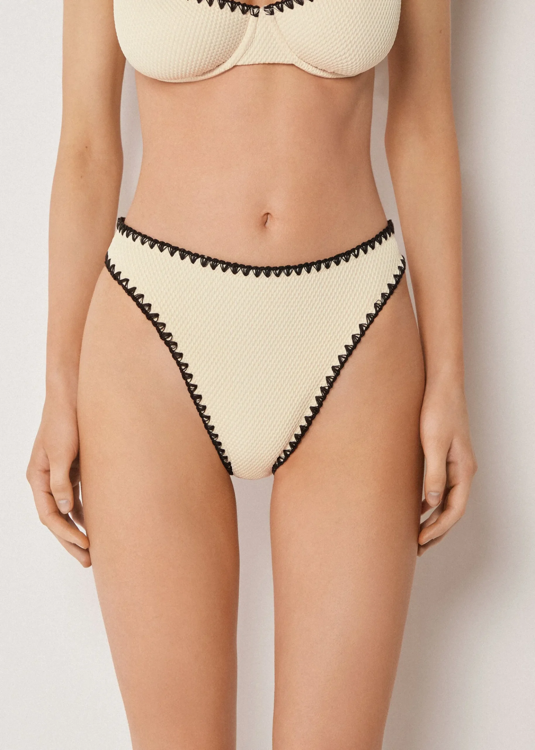 Brazilian-Bikinihose mit hohem Bund Bicolor Embroidery