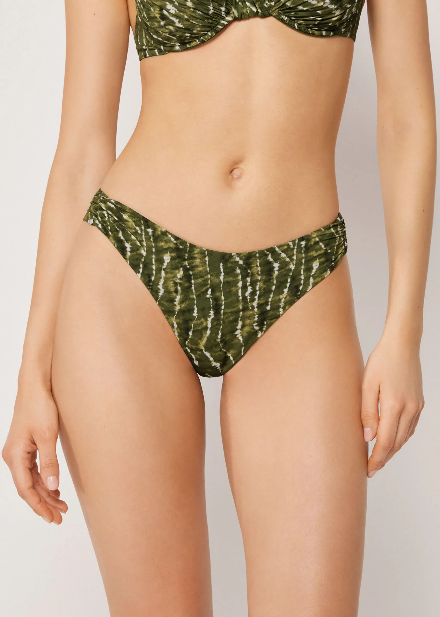 Brazilian-Bikinihose Natural Tie-Dye