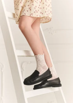 Elegante transparente Mädchensocken