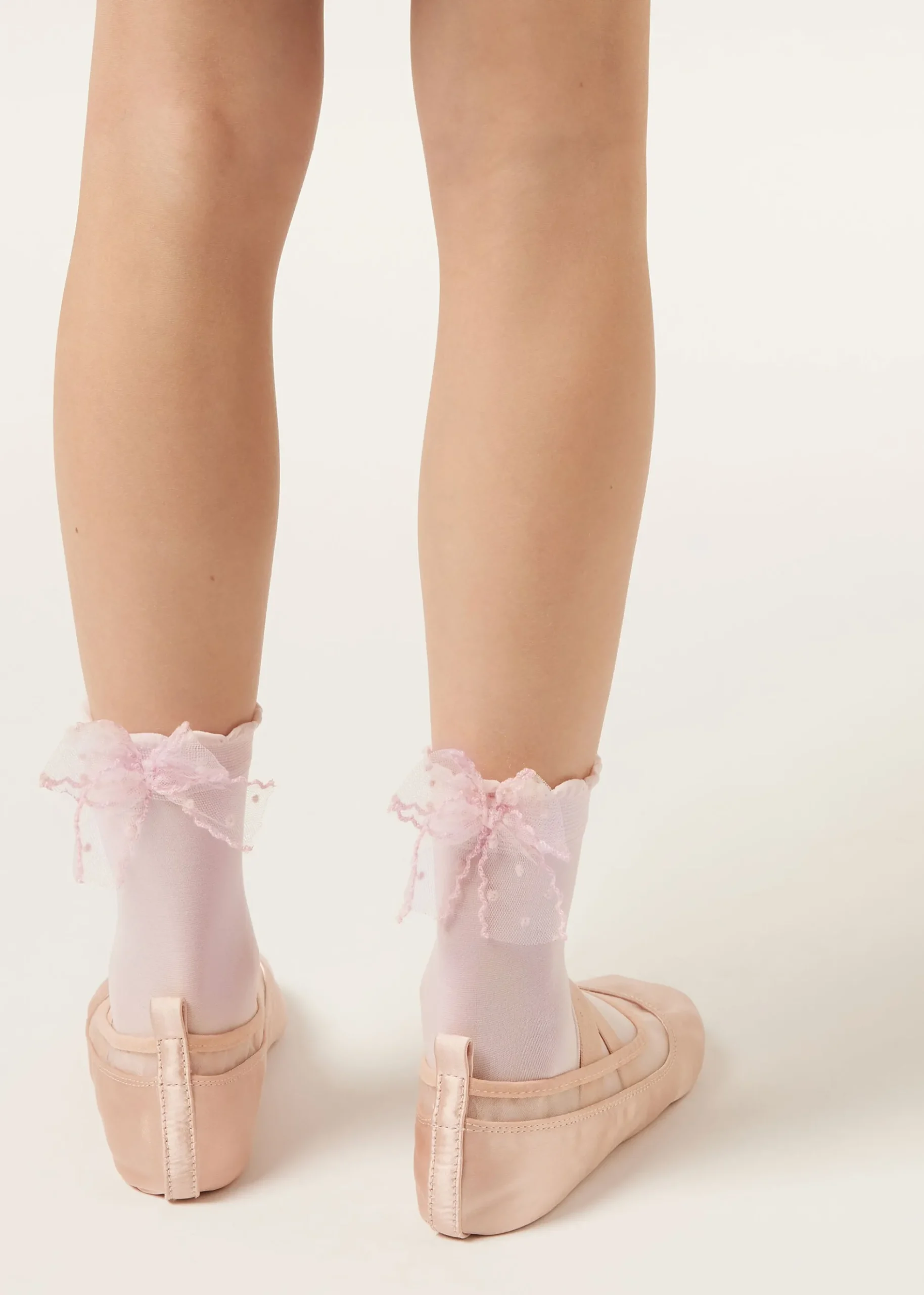 Elegante transparente Mädchensocken