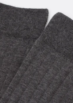 Gerippte Socken in 3/4-Länge