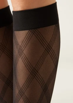 Halbtransparente knielange Socken mit Rautenmuster
