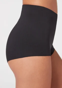 Hot Pants aus Soft Touch-Gewebe