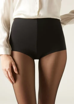 Hot Pants aus Soft Touch-Gewebe