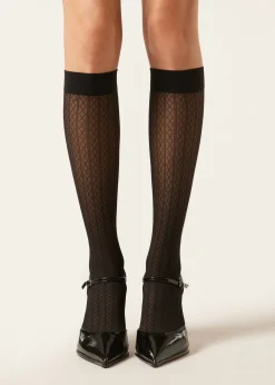 Kniehohe Socken mit Rautenmuster