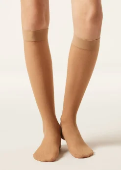 Kniehohe Socken mit Rautenmuster