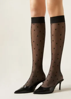 Knielange Socken mit Herzen und Punkten