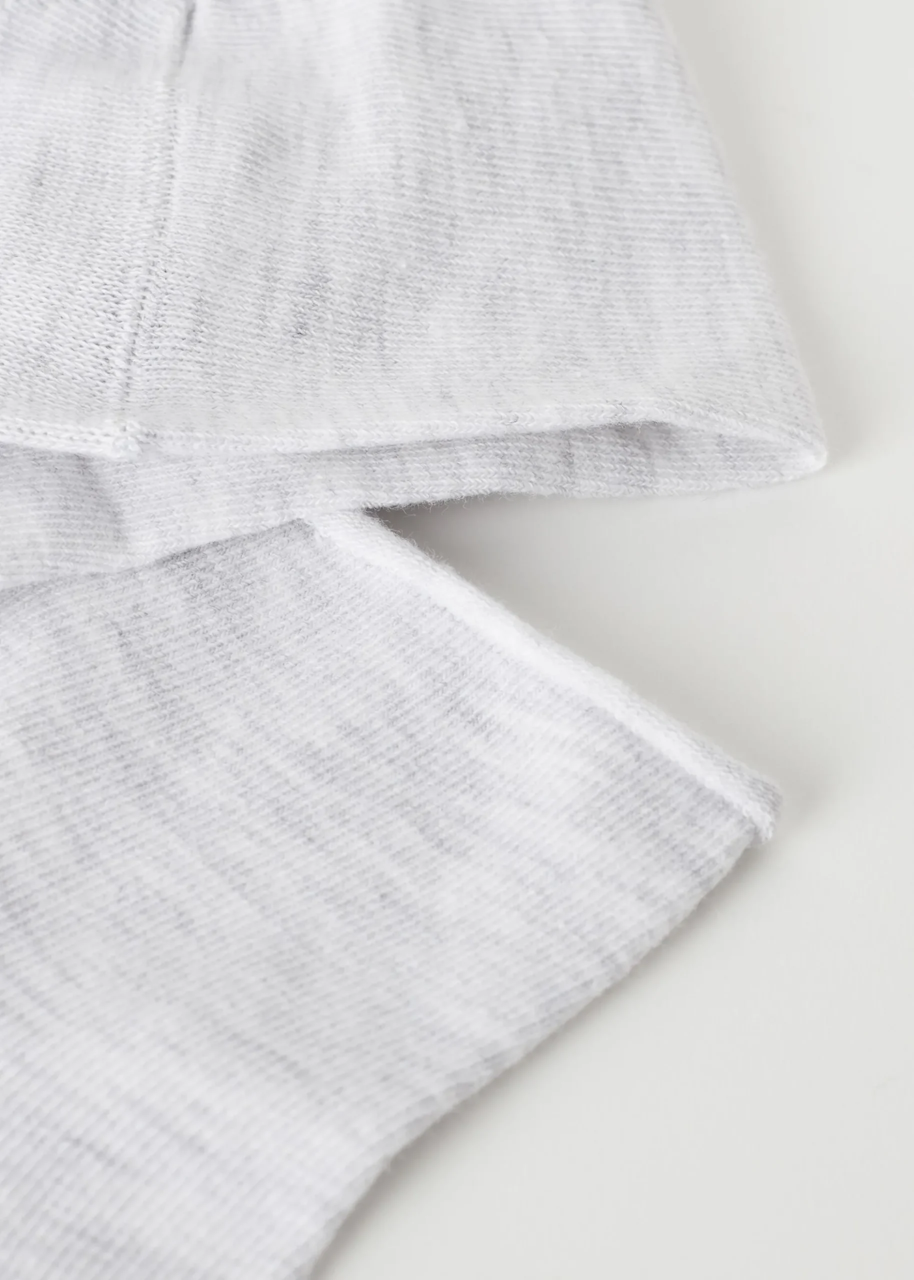 Kurze Baumwollsocken ohne Rand