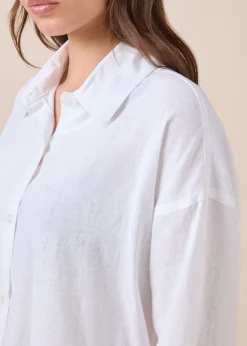 Kurze Hemdbluse aus Leinen und Viskose