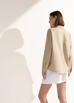 Kurze Hemdbluse aus Leinen und Viskose