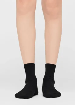 Kurze Socken mit gemustertem Rand
