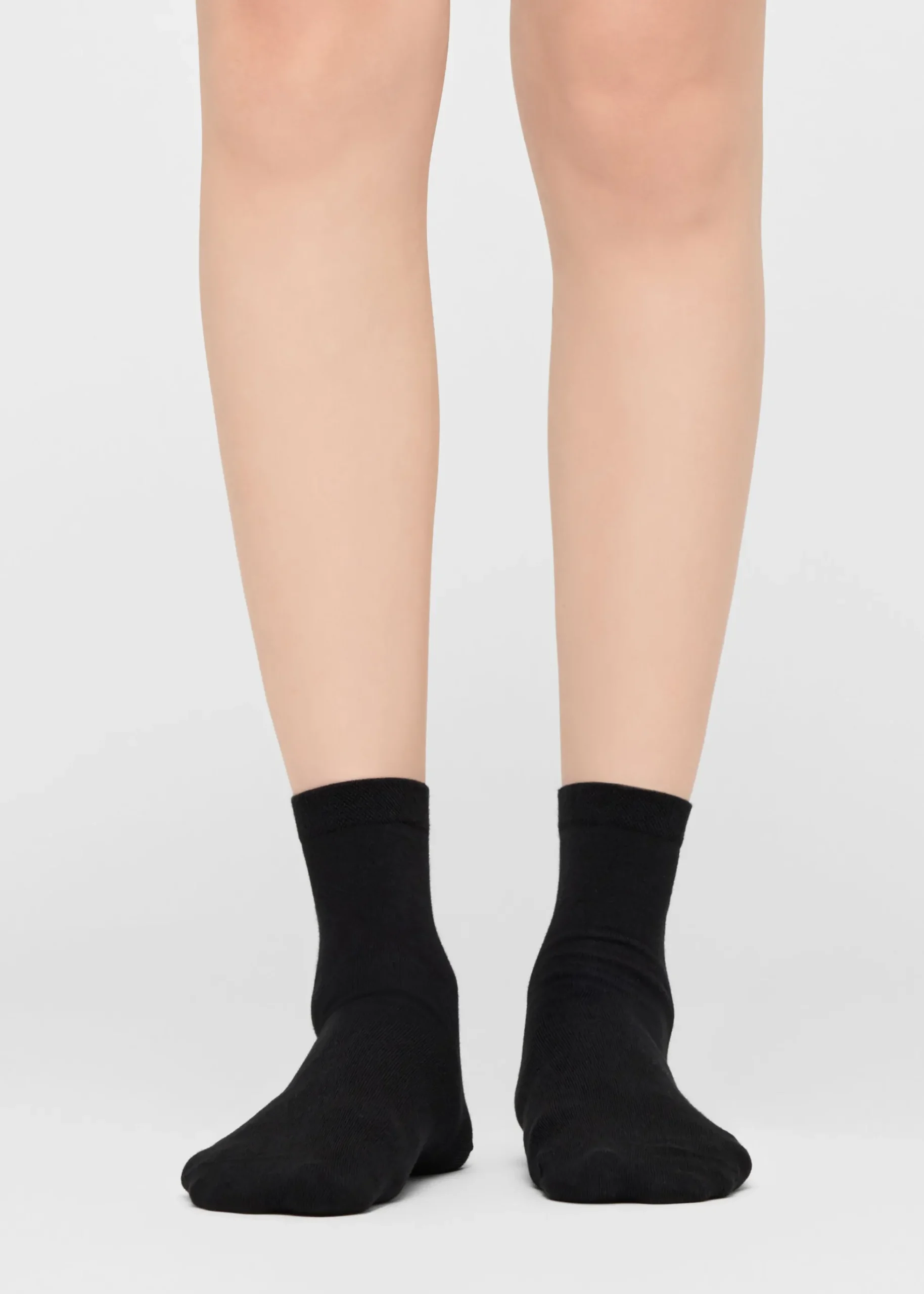 Kurze Socken mit gemustertem Rand