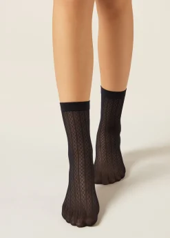 Kurze Socken mit Rautenmuster