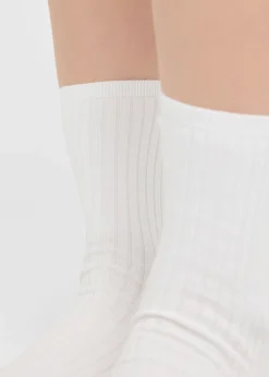 Kurze Socken mit Rippstrick
