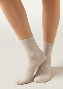 Kurze Socken mit Rippstrick