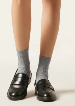 Kurze Socken mit Rippstrick
