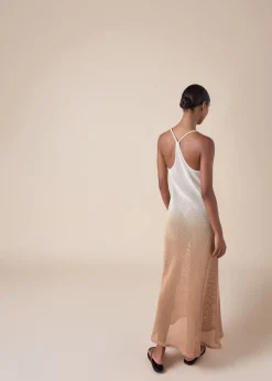 Langes Kleid aus Netzgewebe
