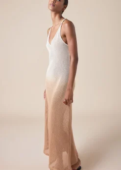 Langes Kleid aus Netzgewebe
