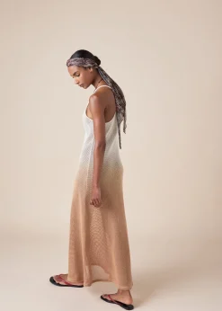 Langes Kleid aus Netzgewebe