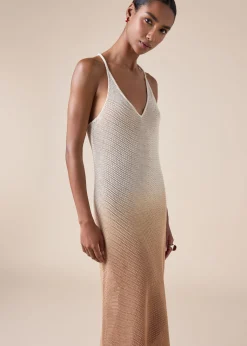 Langes Kleid aus Netzgewebe