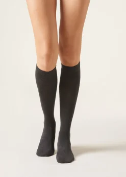 Lange Socken aus Wolle und Baumwolle
