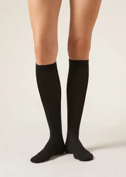 Lange Socken mit Rippmuster