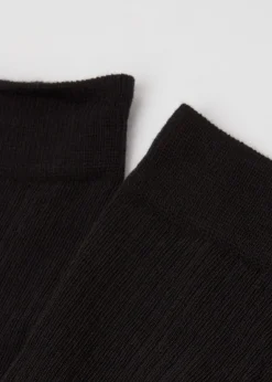 Lange Socken mit Rippmuster