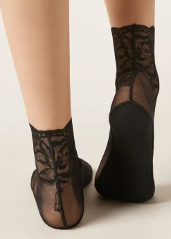 Socken aus Tüll und Spitze
