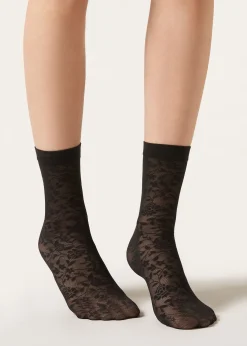 Socken mit Blumenmotiv